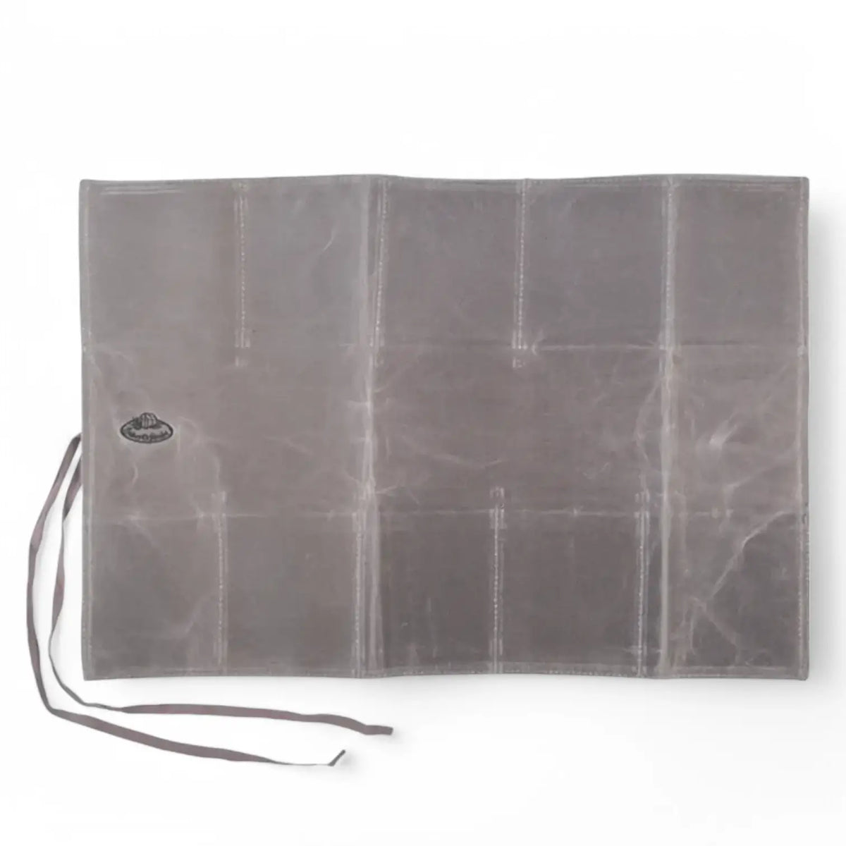 Rolltasche aus gewachstem Canvas auf weiĂźem Hintergrund, Produktfoto 3.