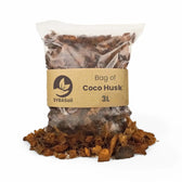 Kokoschips auf weißem Hintergrund, Produktfoto 4.