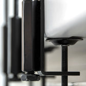 Topfhalter mit Klemme vor weißem Hintergrund, Produktfoto 11.