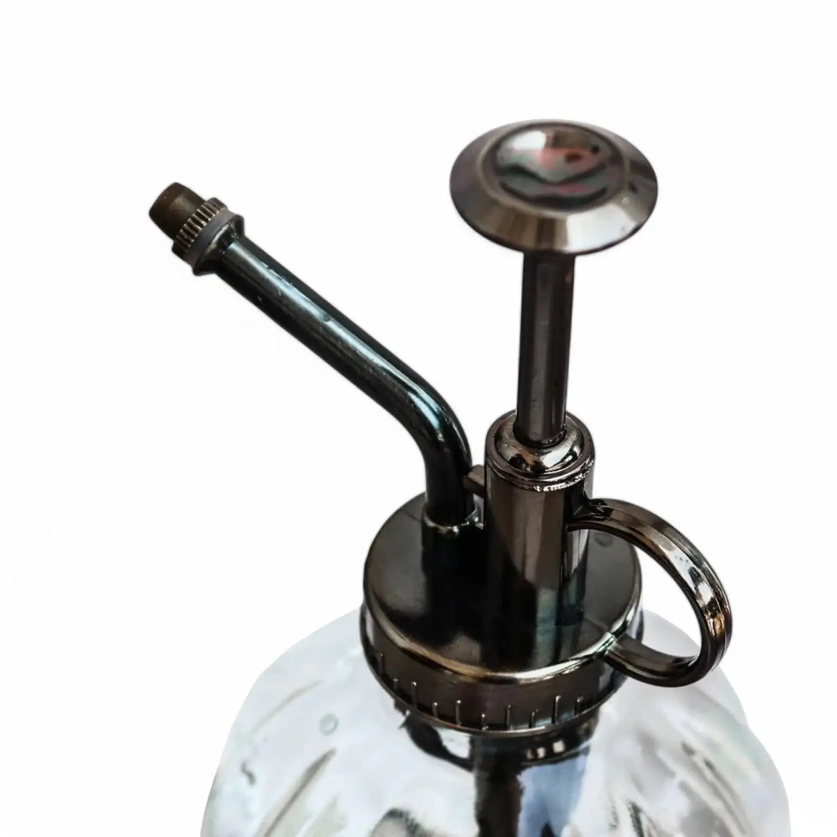 Vintage-Glaszerstäuber auf weißem Hintergrund, Produktfoto 3.