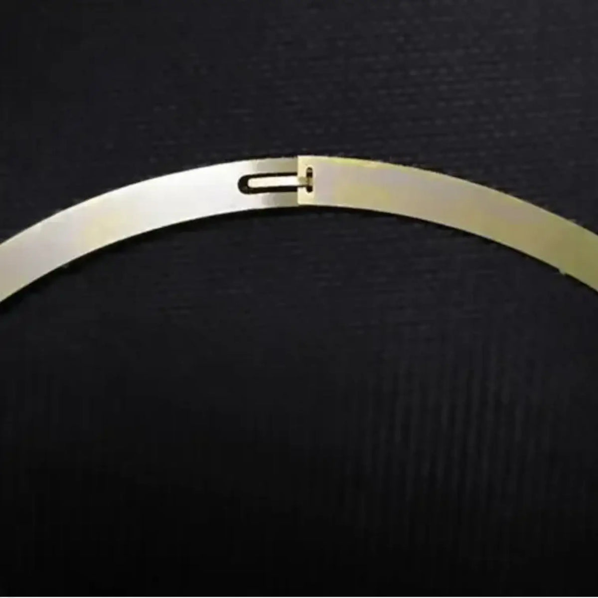 Goldene Messingkette – Pflanzenstütze für Kletterpflanzen auf weißem Hintergrund, Produktfoto 7.