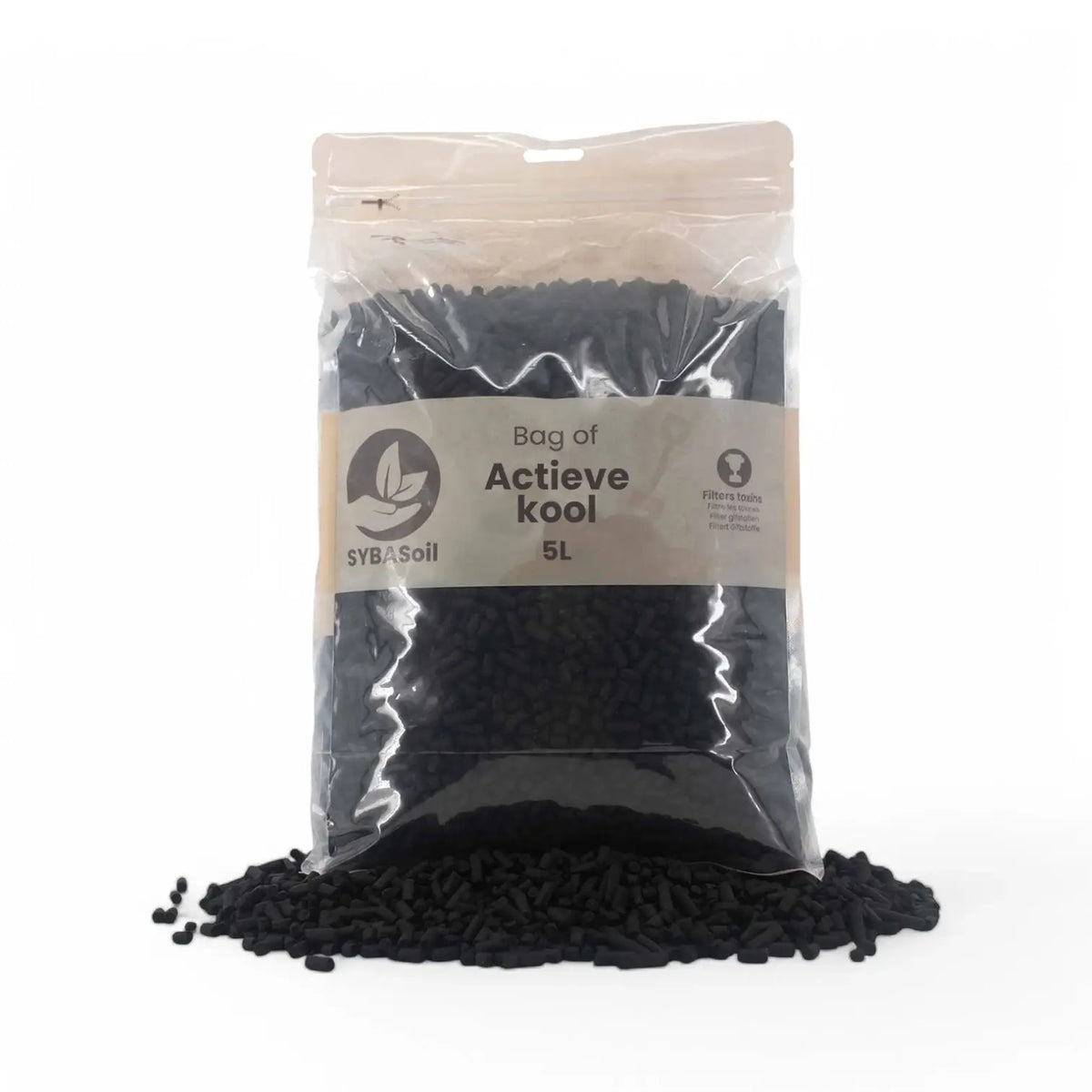 Aktivkohle auf weißem Hintergrund, Produktfoto 5.