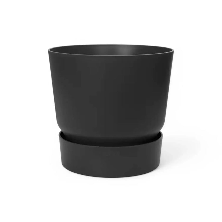 Planter 'Greenville Round' on white background, product photo 2.